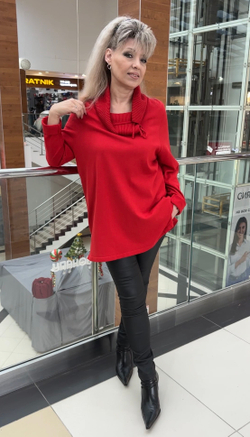 Красный джемпер-свитер