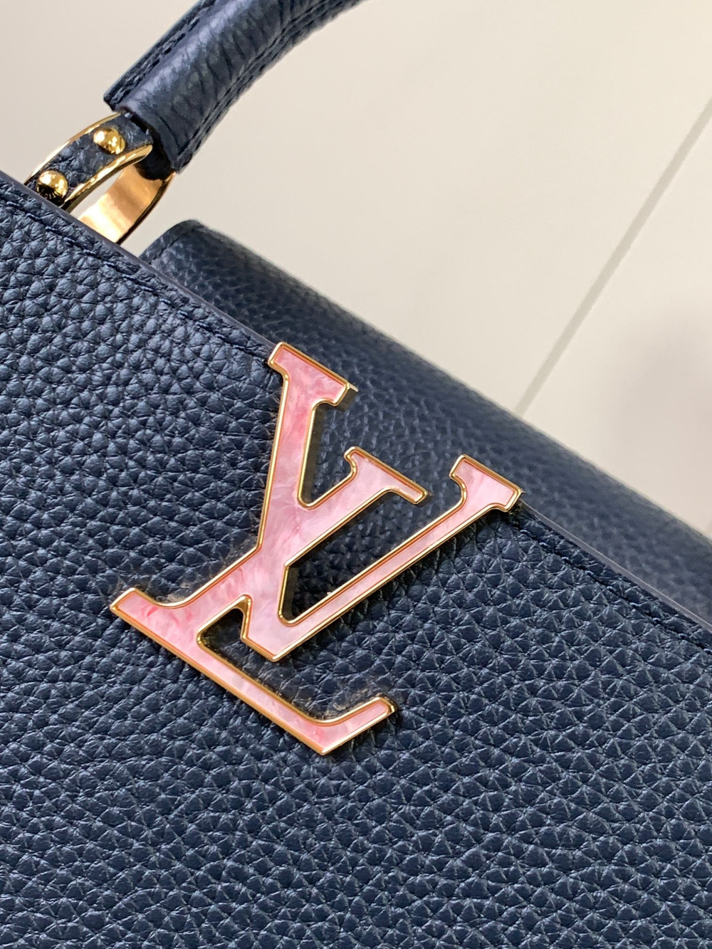 Louis Vuitton Capucines MM