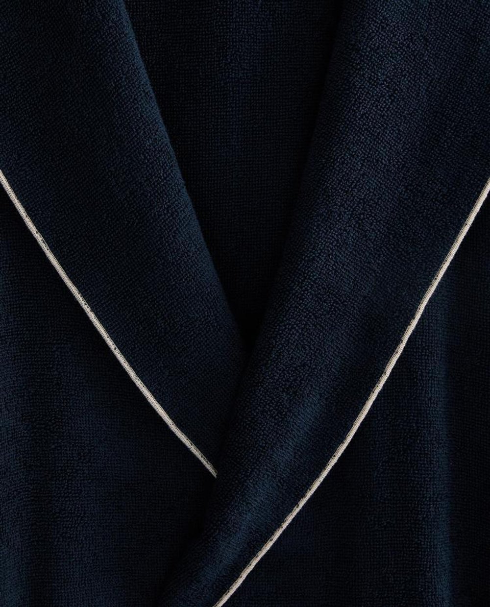 ZARA HOME МЯГКИЙ ХАЛАТ С КОНТРАСТНЫМИ ДЕТАЛЯМИ, ЧЕРНИЛЬНО-СИНИЙ