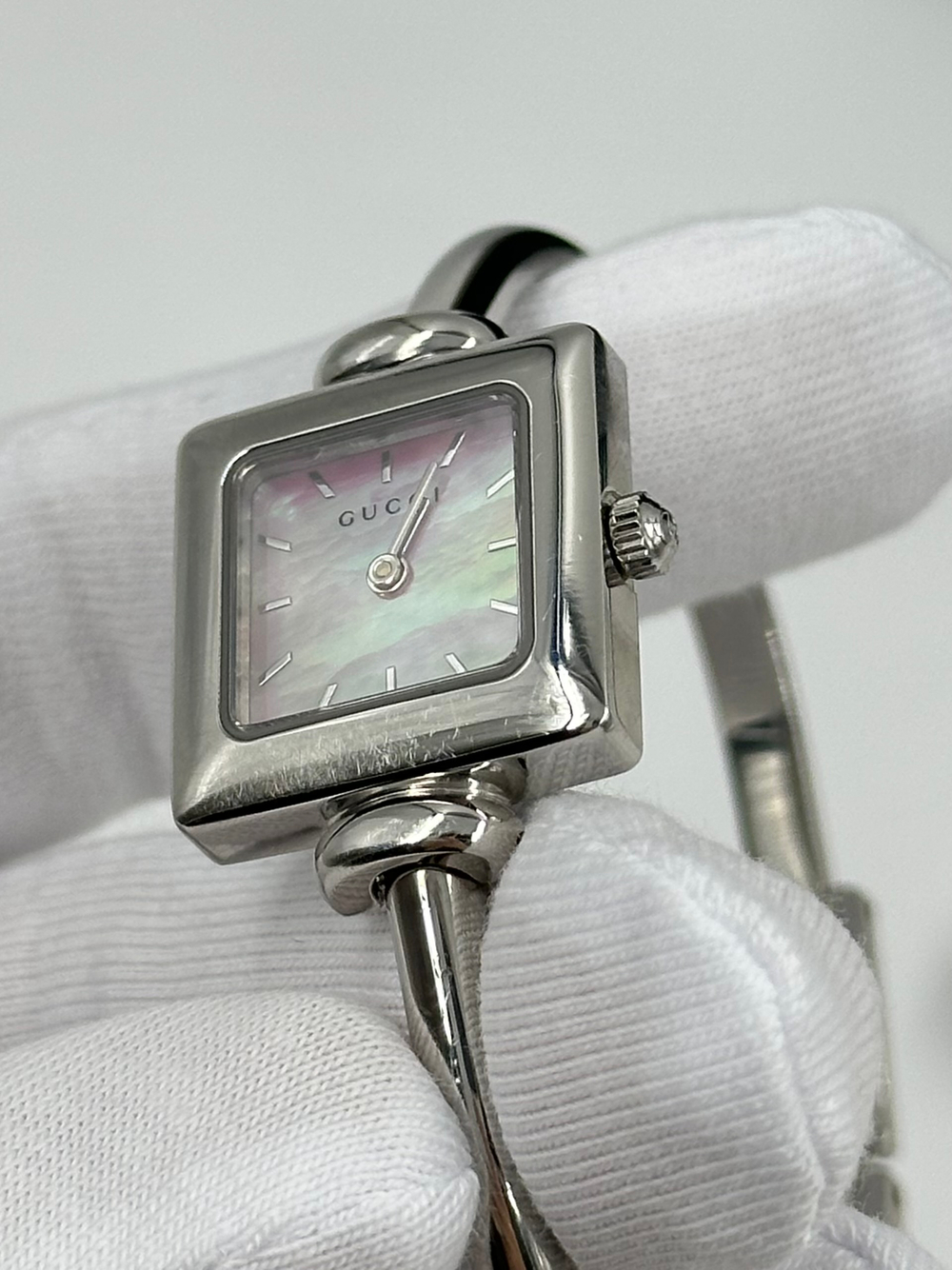 Часы Gucci 1900L