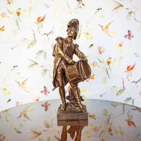 Винтаж: Антикварная скульптура «Барабанщик»