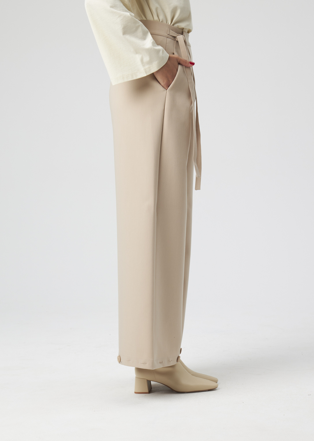 BUTTON-FRONT TROUSERS | XL | BEIGE