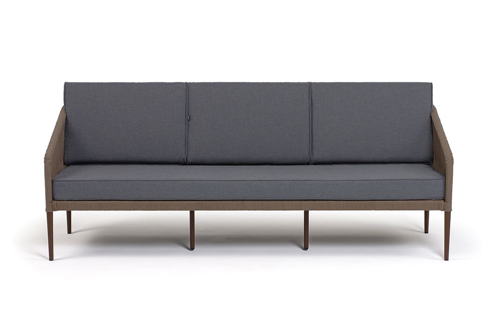 "Канны" диван 3-местный плетеный из роупа, каркас алюминий коричневый (RAL8016) муар, роуп коричневый круглый, ткань темно-серая 027