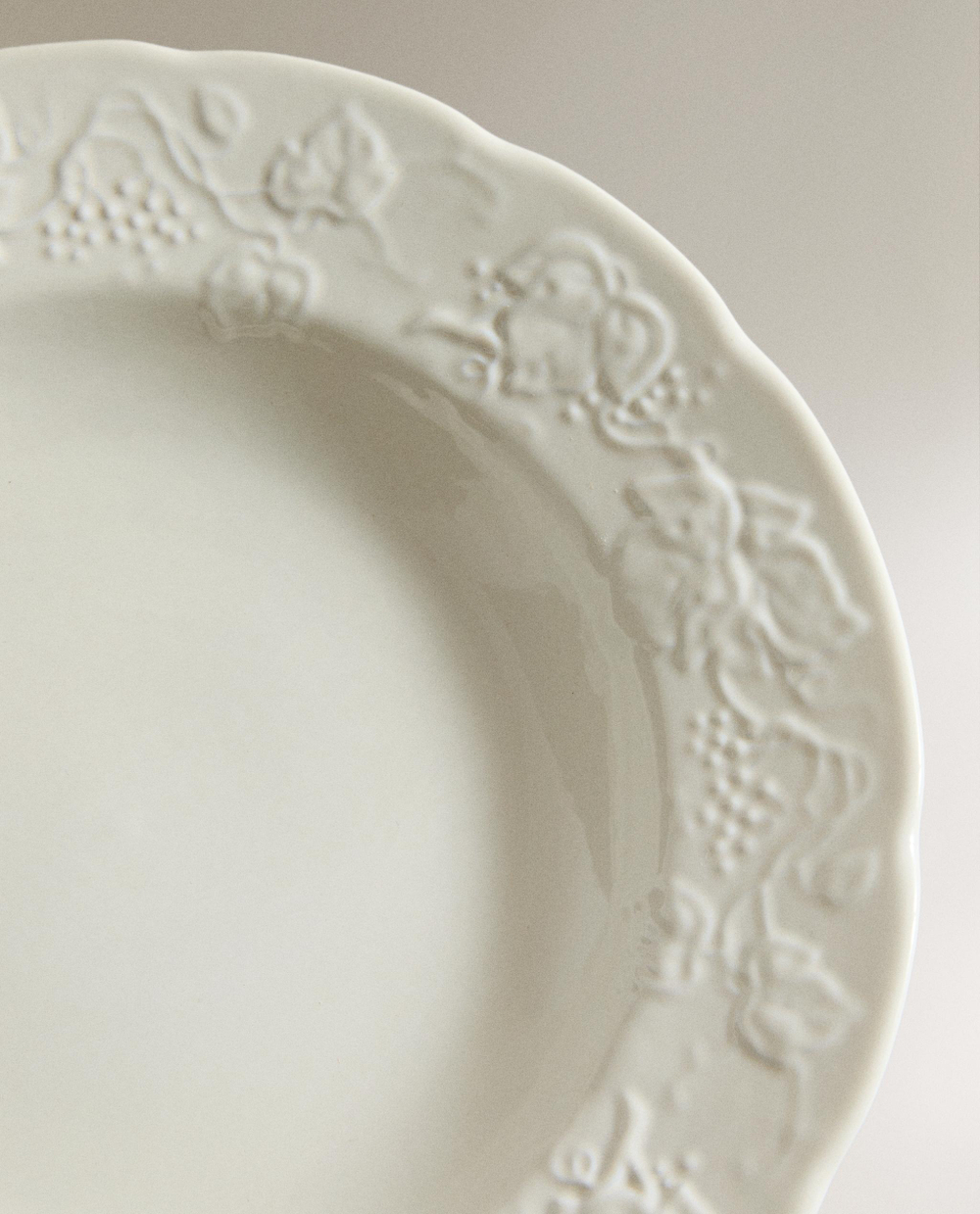 Zara Home тарелка глубокая из фарфора, цвет кремовый, 22.5 см