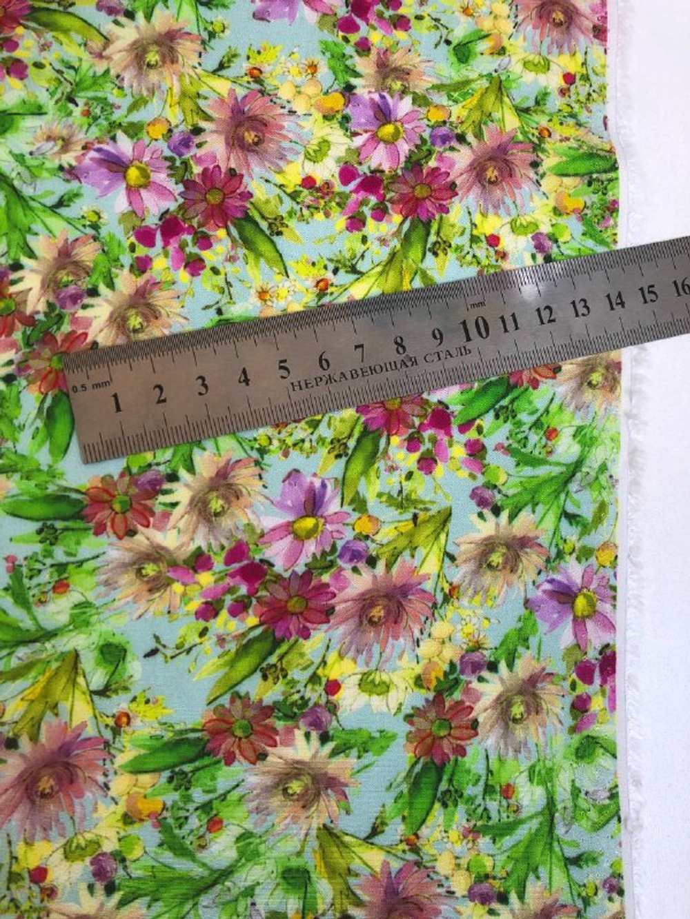 Штапель принт цветы мелкие салатов/малинов/желтый на ментоловом D09C1