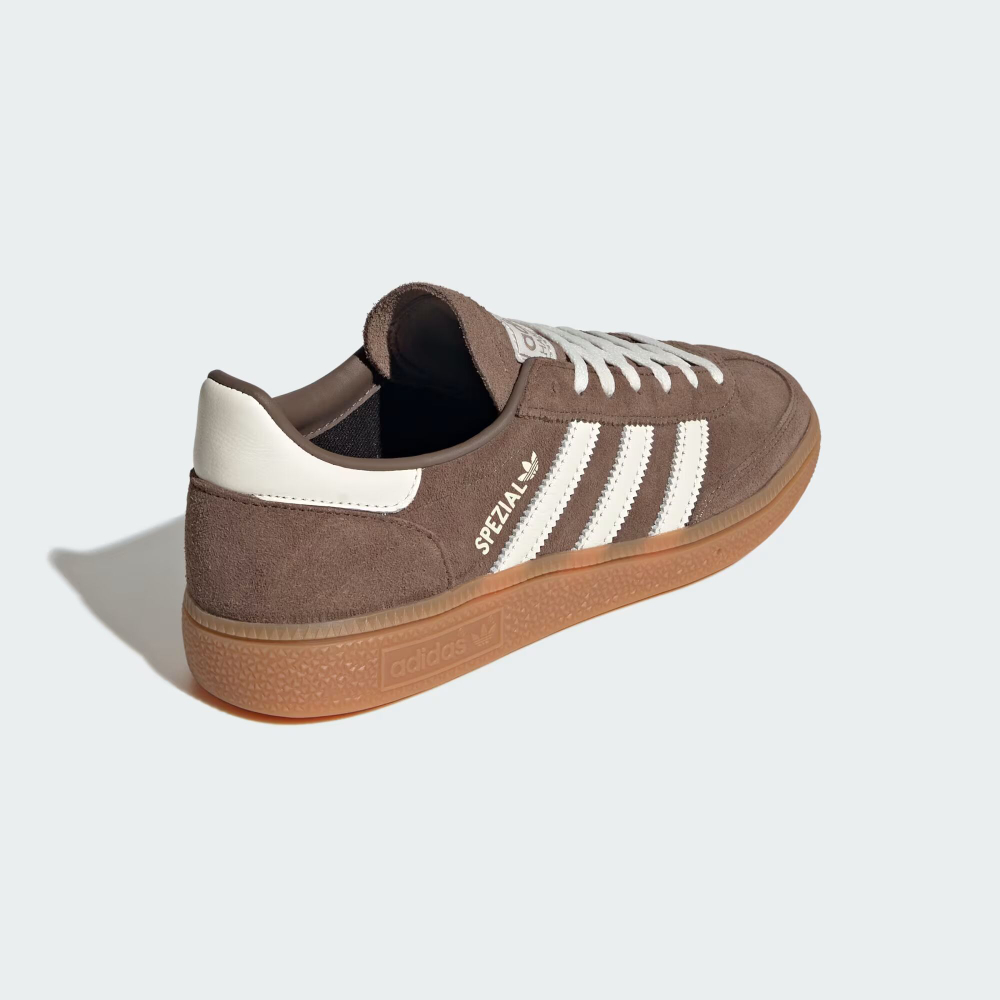 СПЕЦИАЛЬНАЯ СЕРИЯ ДЛЯ ГАНДБОЛА: КРОССОВКИ С РИСУНКОМ «ЖИРАФ» - ADIDAS