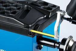 NORDBERG (4523N1B) Станок балансировочный с автоматическим вводом 2-х параметров, лазером и автостопом