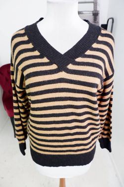 Джемпер из шерсти в полоску, визуально на 46 размер