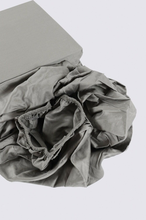 Сатиновая простынь на резинке EcoCotton 120х200 | темно-зеленая