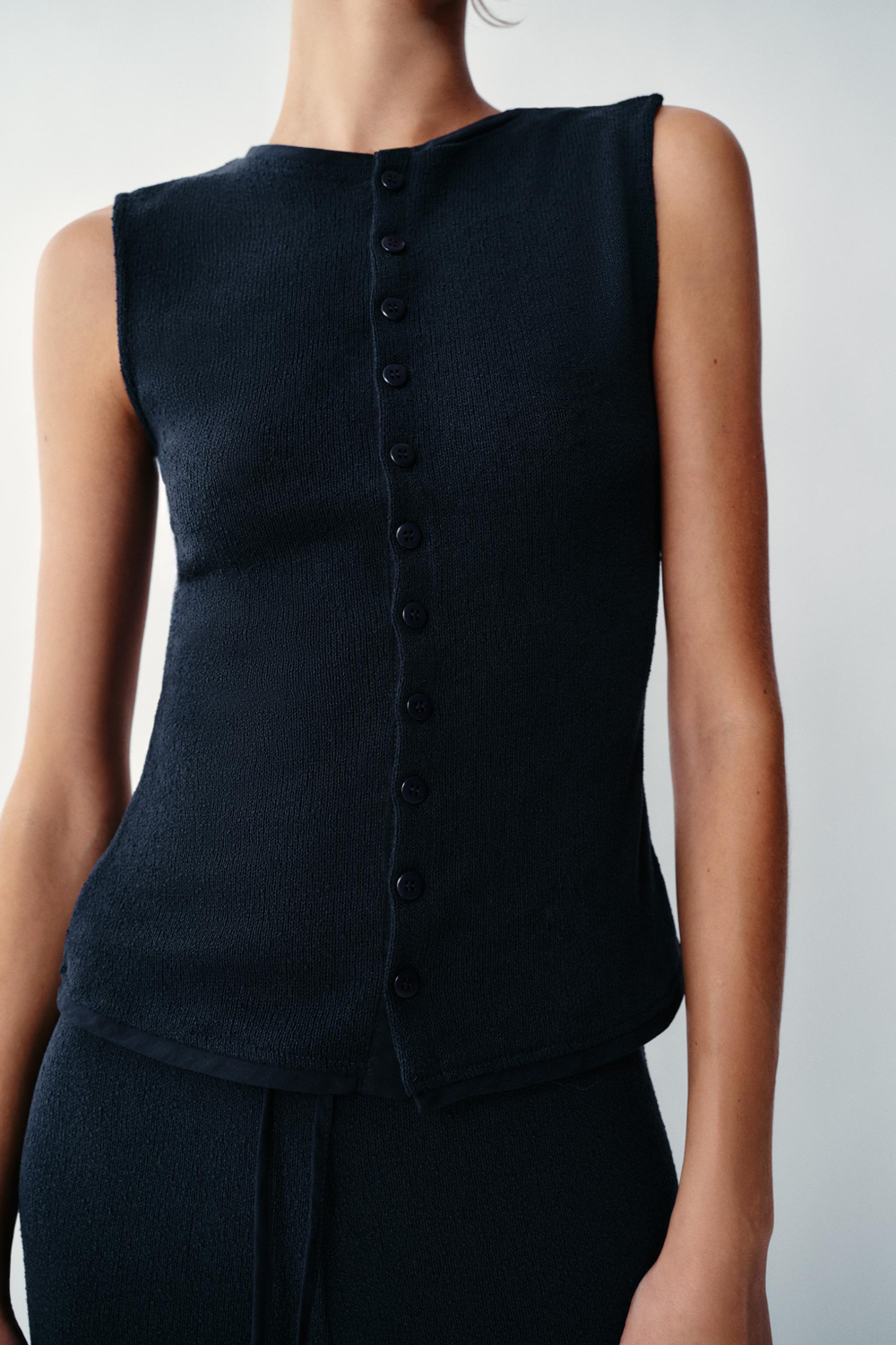 ZARA ЖИЛЕТ С ВЫРЕЗОМ ХЕНЛИ, МОРСКОЙ СИНИЙ