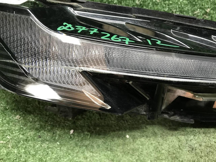 Битый Указатель поворота правый Omoda C5 (22-нв)