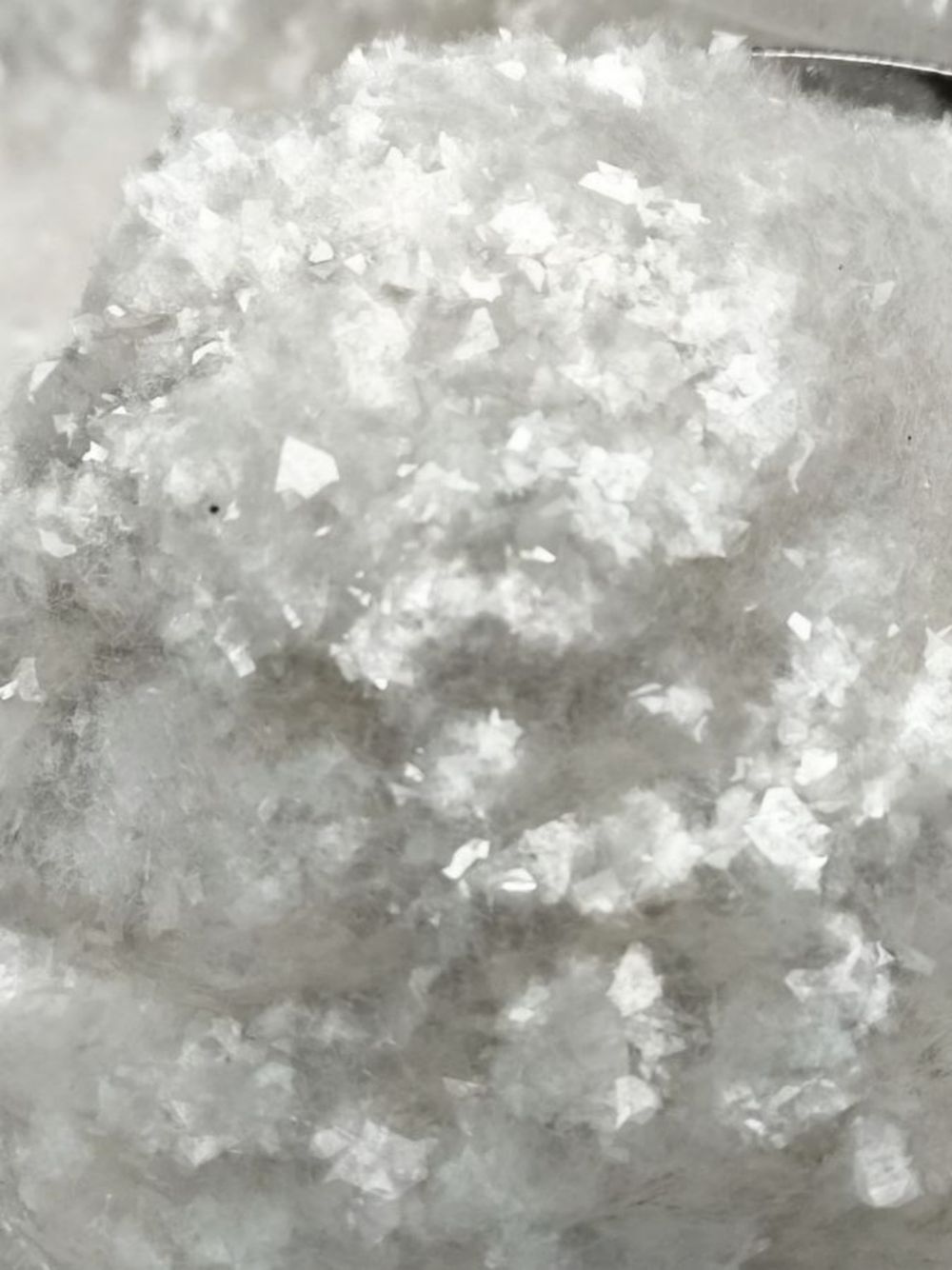 Хлопья - слюда Белые - 88301 - для литья изделий и творчества