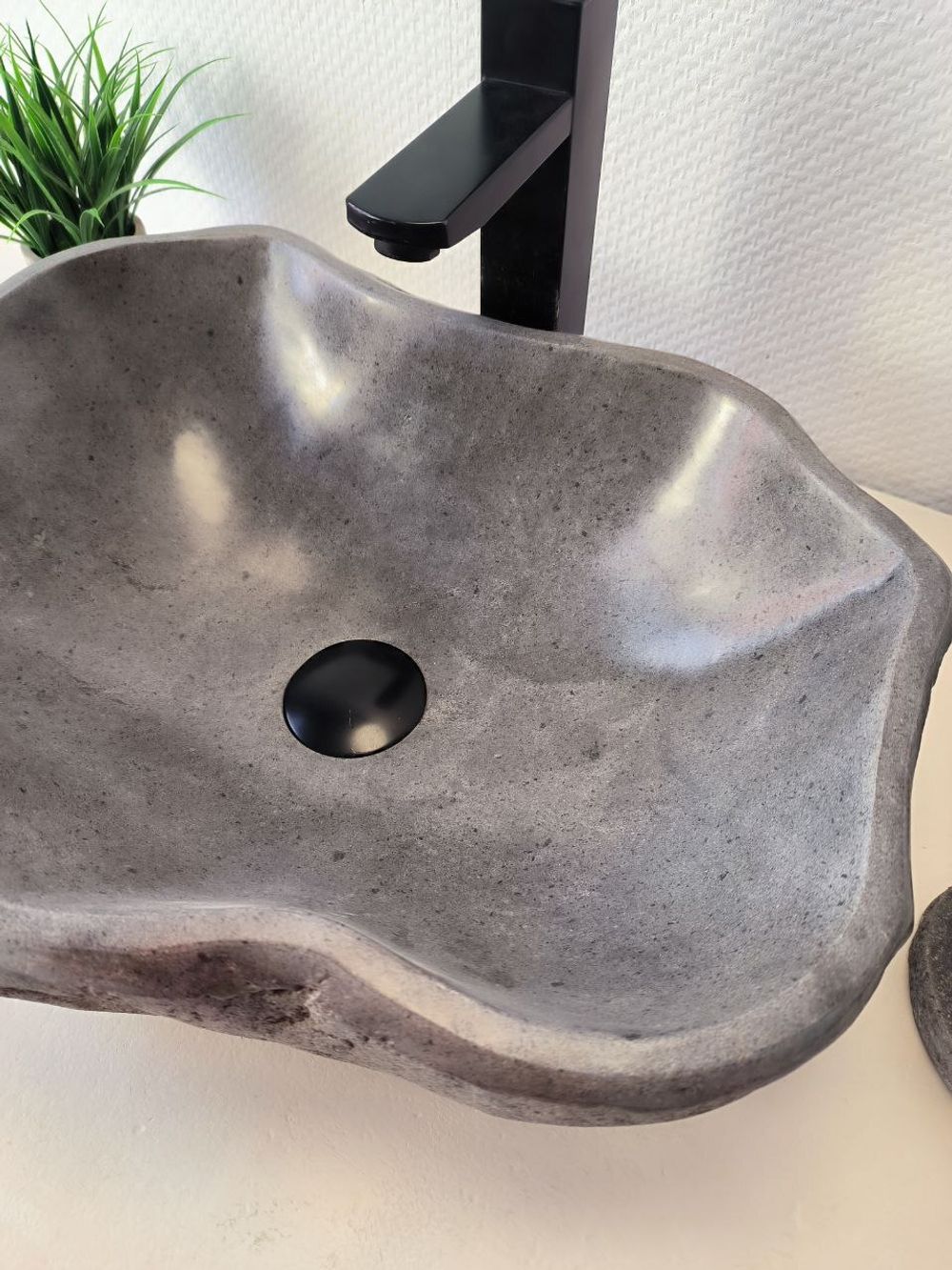 Раковина из речного камня RS-65969 45х36х15 из натурального камня