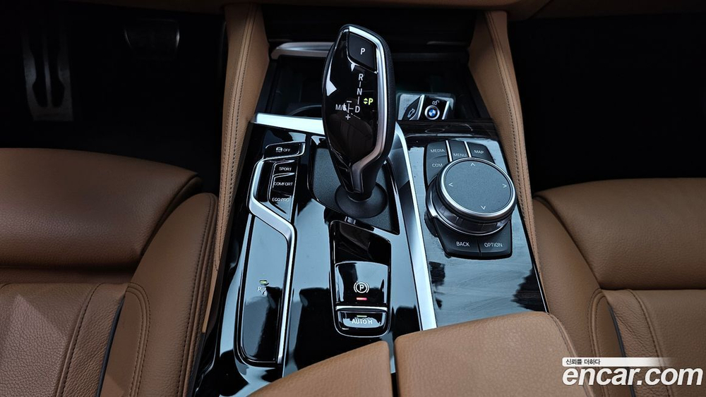 BMW 5 Series (G30) 520i M Sports (11.2020)