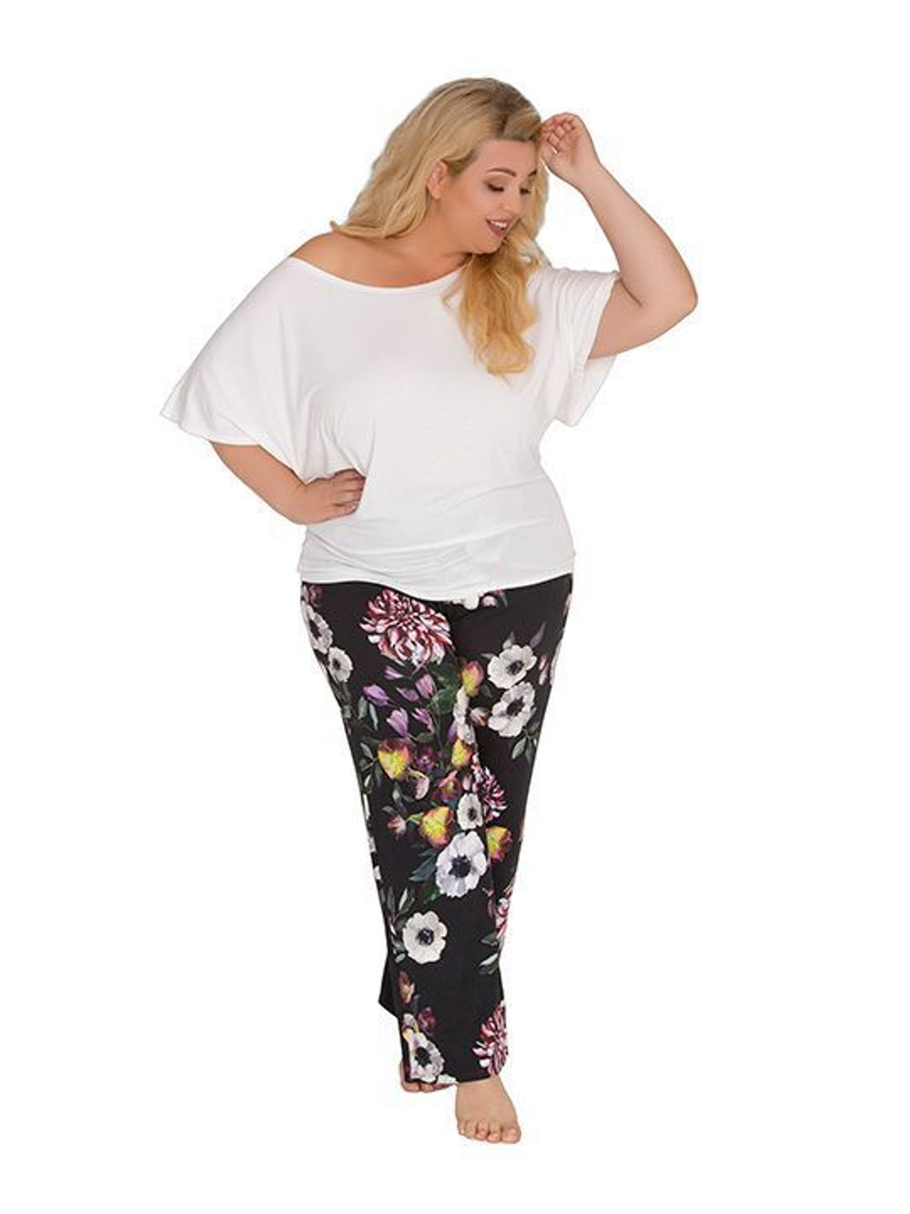 Пижамный комплект plus size с цветочным рисунком на брючках (Размер: 5X) (Цвет: черный с белым)