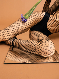 Базовый черный боди-комбинезон в среднюю сетку (IMPULSE)