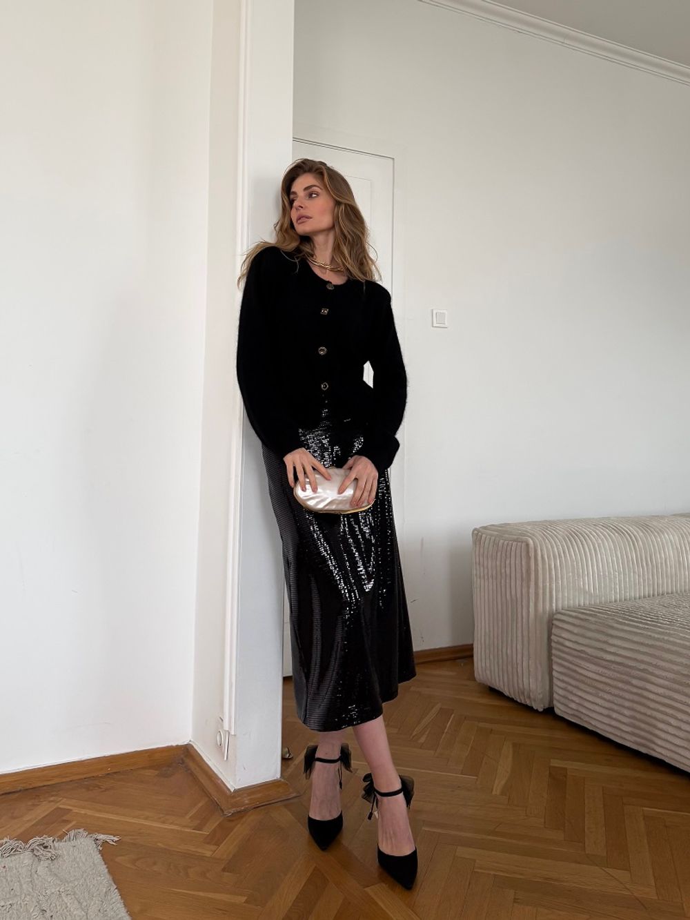Юбка черная с пайетками