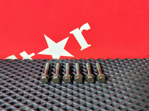 Комплект болтов кронштейна форсунки топливной