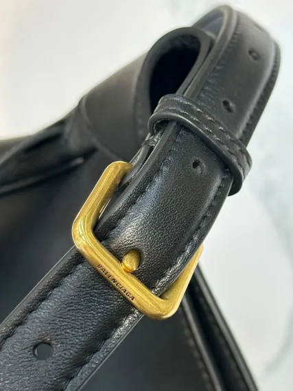 Сумка BALENCIAGA Bel Air Small in Soya