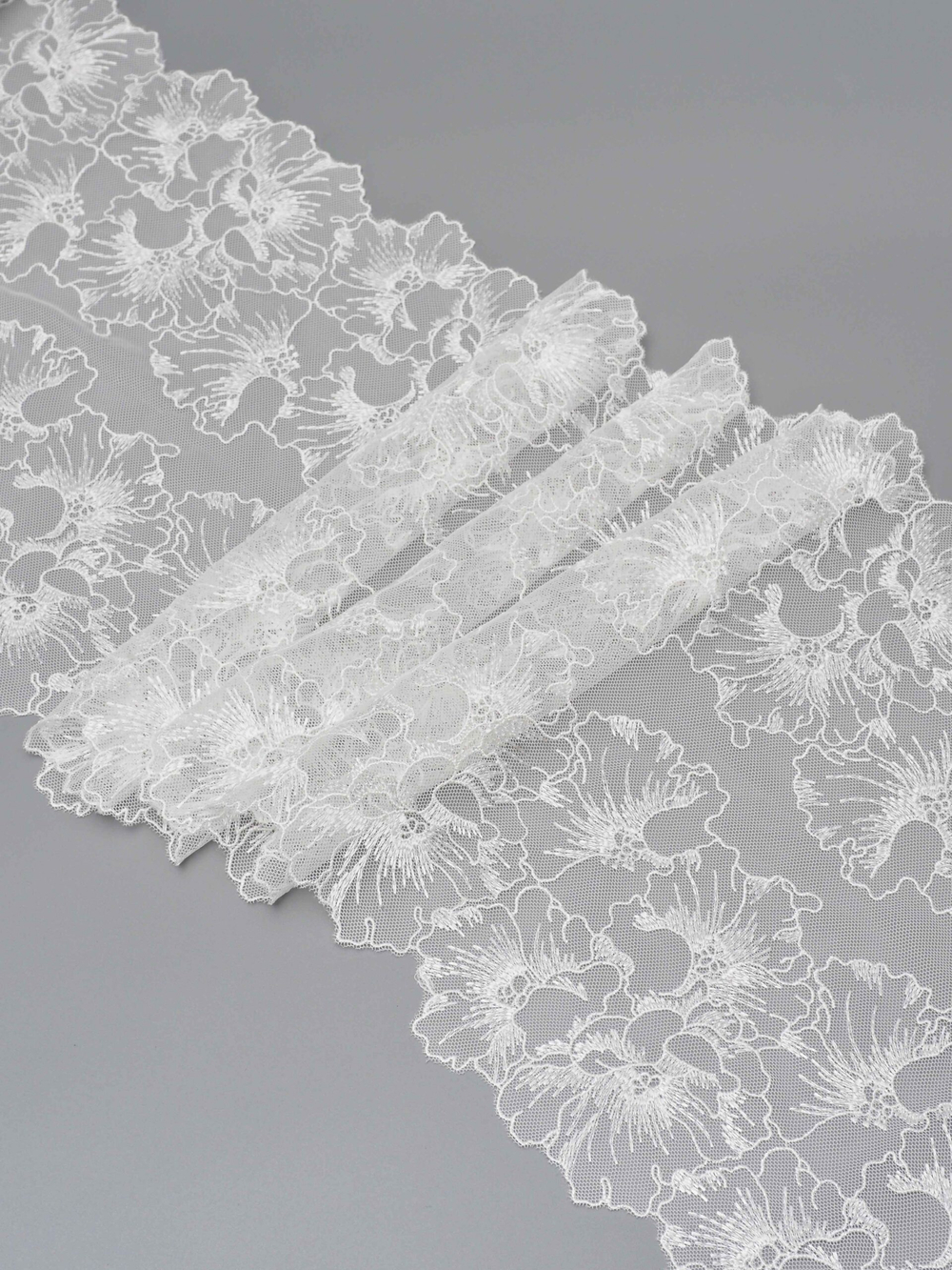 Вышивка на сетке теплая белая неэластичная ширина 22 см