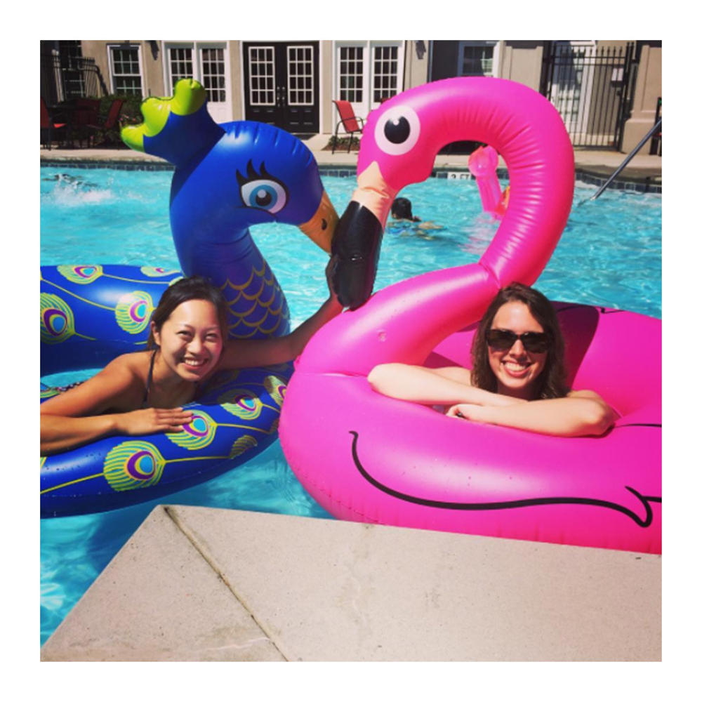 Круг надувной peacock