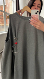 Свитшот с вырезом на плече