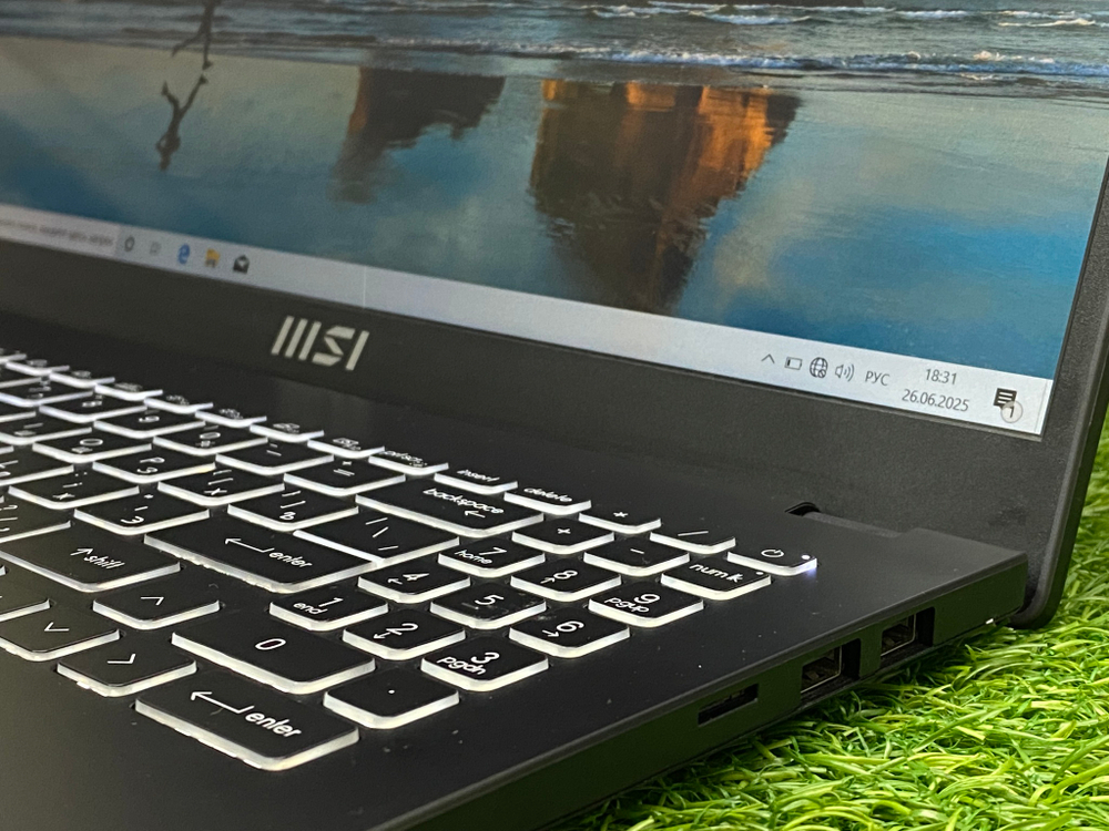 Ноутбук MSI 15.6' i5 1235U/Iris Xe/8GB/256GB/FHD IPS/ Modern 15 B12M-214XRU[9s7-15h112-826]/Windows 10