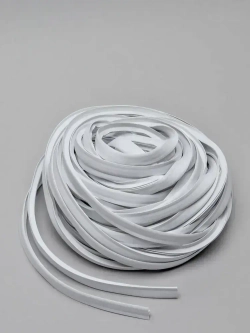 Вставка заглушка для натяжного потолка, 20 м, белая / плинтус ленточный для маскировки стыков в ванной, кухне и комнате