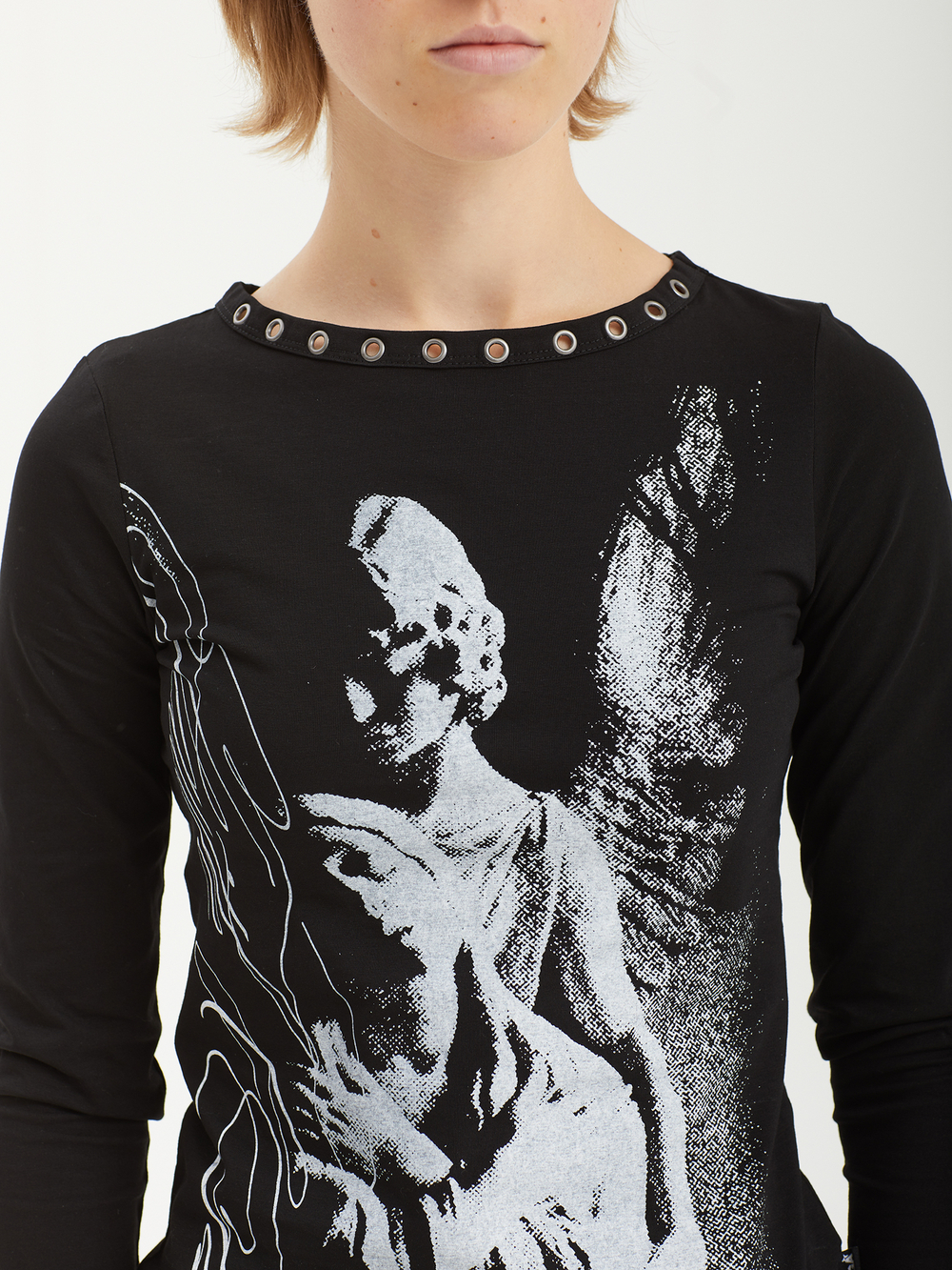 Топ Silent Vow Black Sigil Cursive Graphic Eyelet Neck
