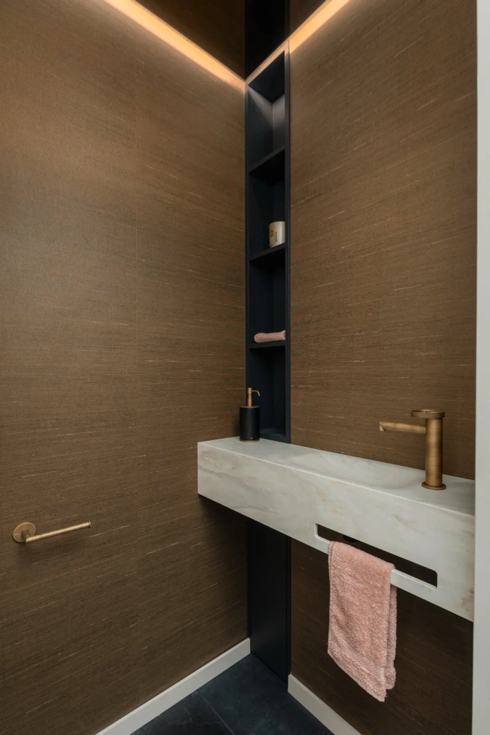 Бумагодержатель Gessi Anello, настенный, цвет Warm Bronze Brushed PVD