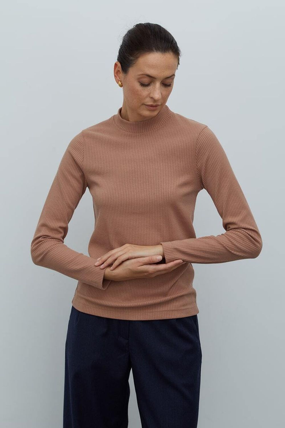 Водолазка бежевая (размер M)