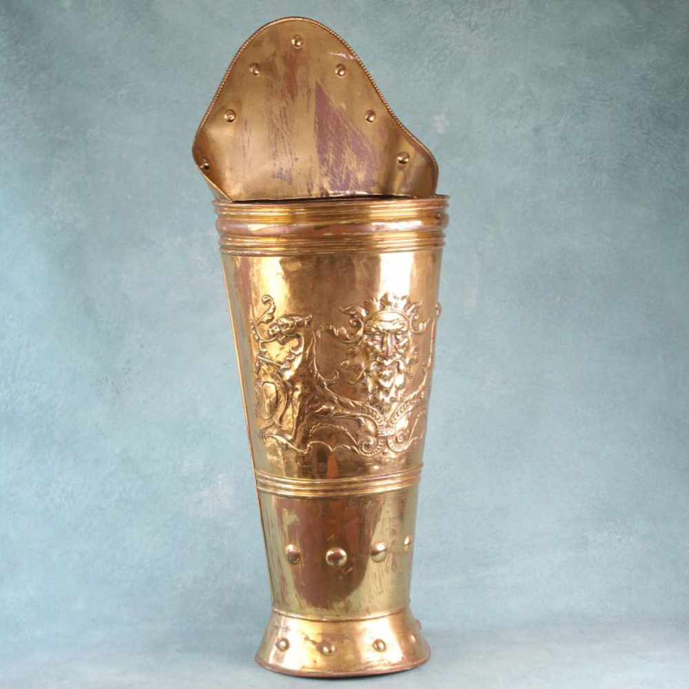 Зонтница с чеканкой