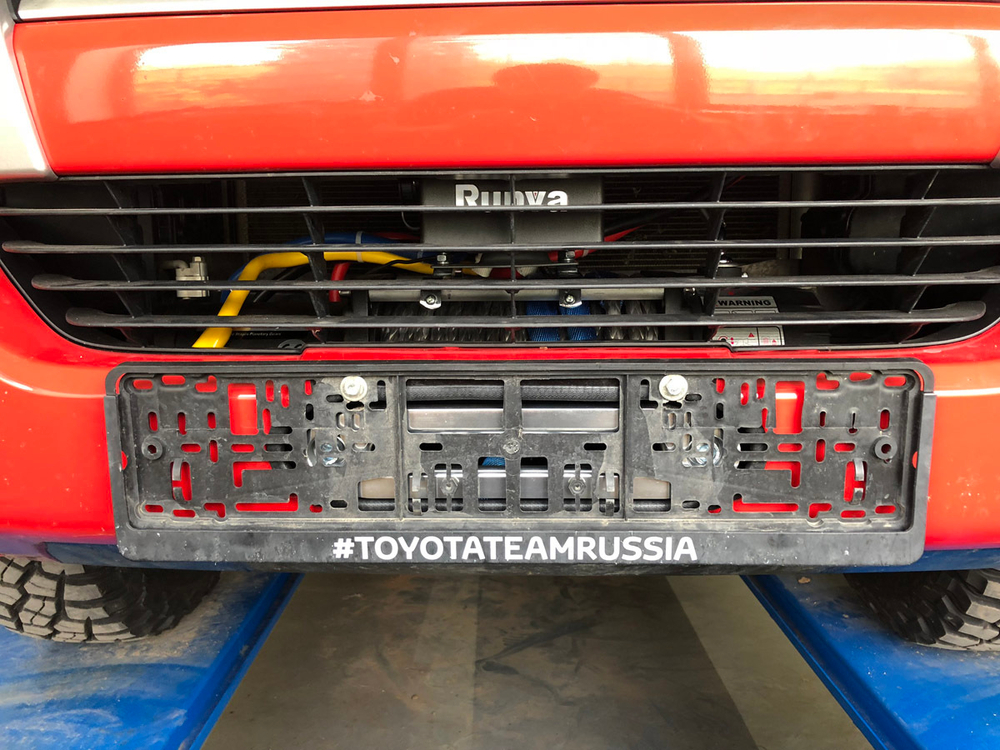 Площадка под лебёдку в штатный бампер Toyota Fortuner 2015+ РИФ
