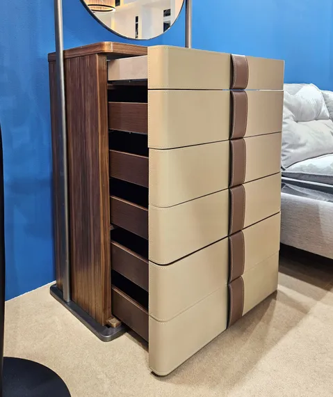 Комод с зеркалом 4542, 185х75 см, экокожа, шпон ореха