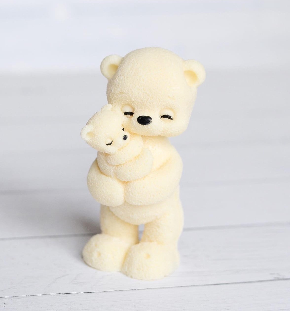 Фигурка из шоколадной глазури "Мишки"