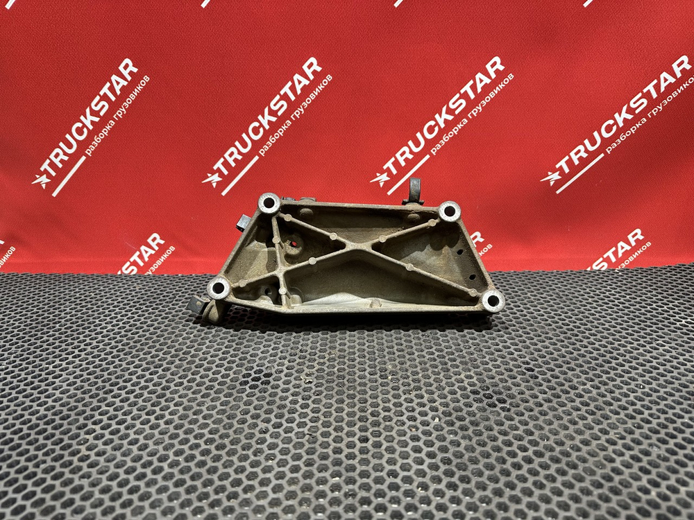 Кронштейн топливного фильтра