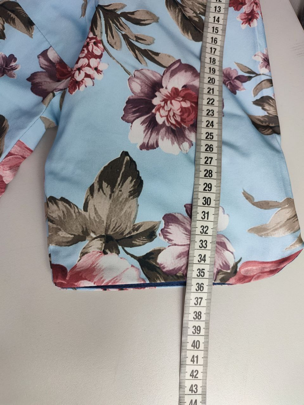 Блузка с весенним рисунком 50 размер