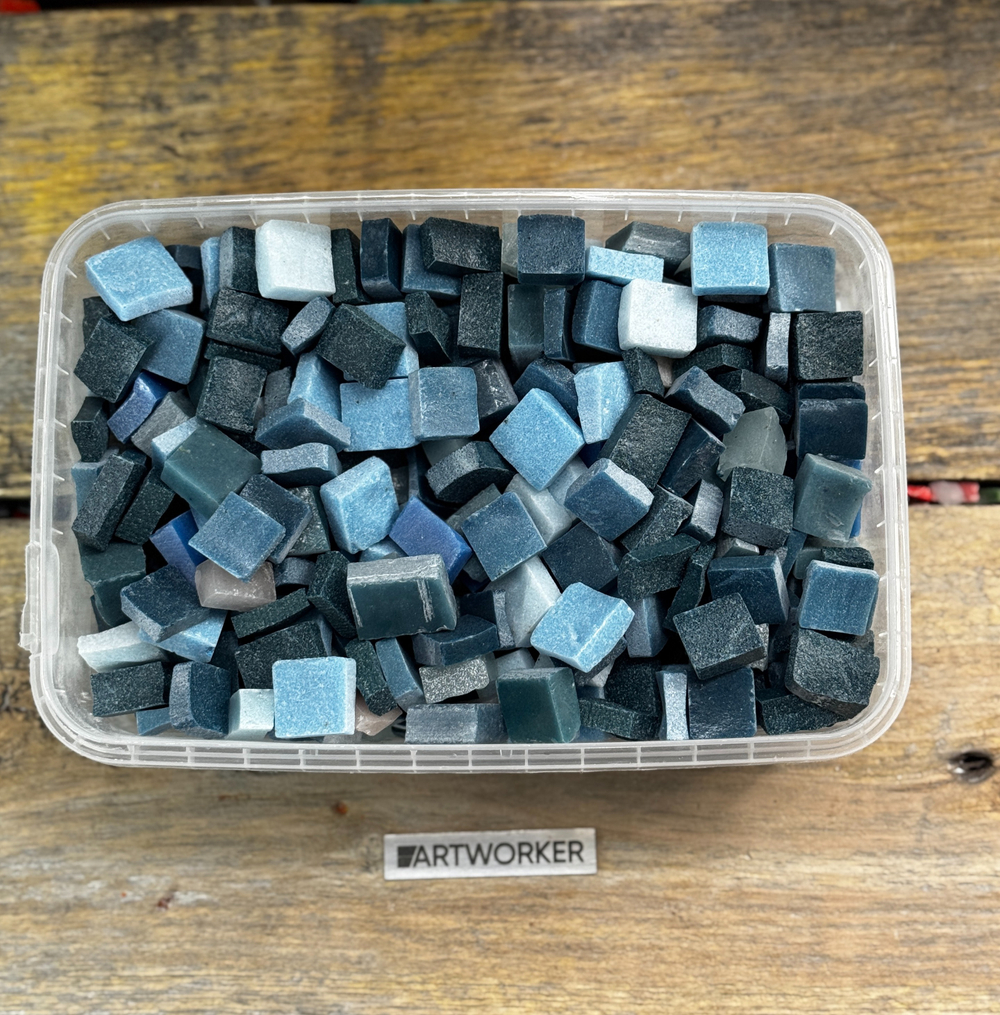 Смальта колотая разноформатная синих оттенков, 1.3 кг