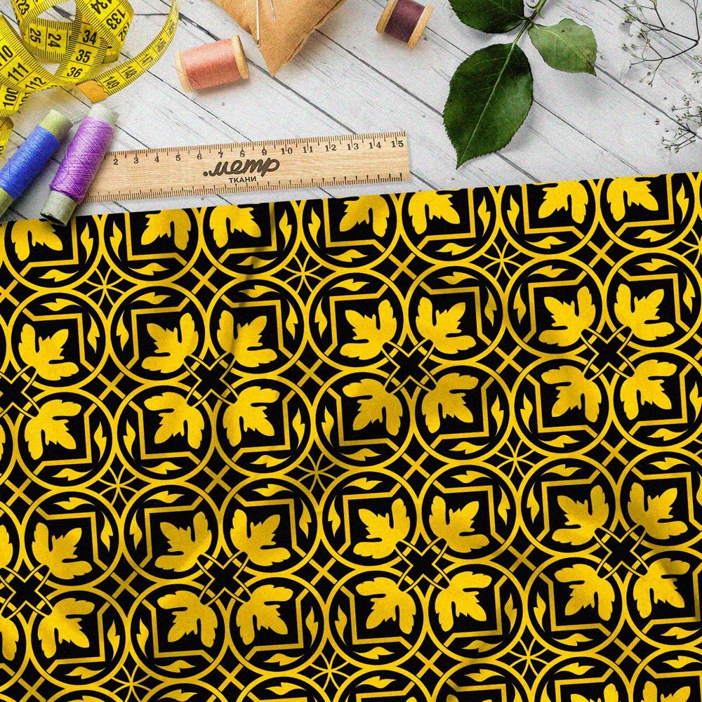 Ткань флис богатый золотой узор на чёрном фоне
