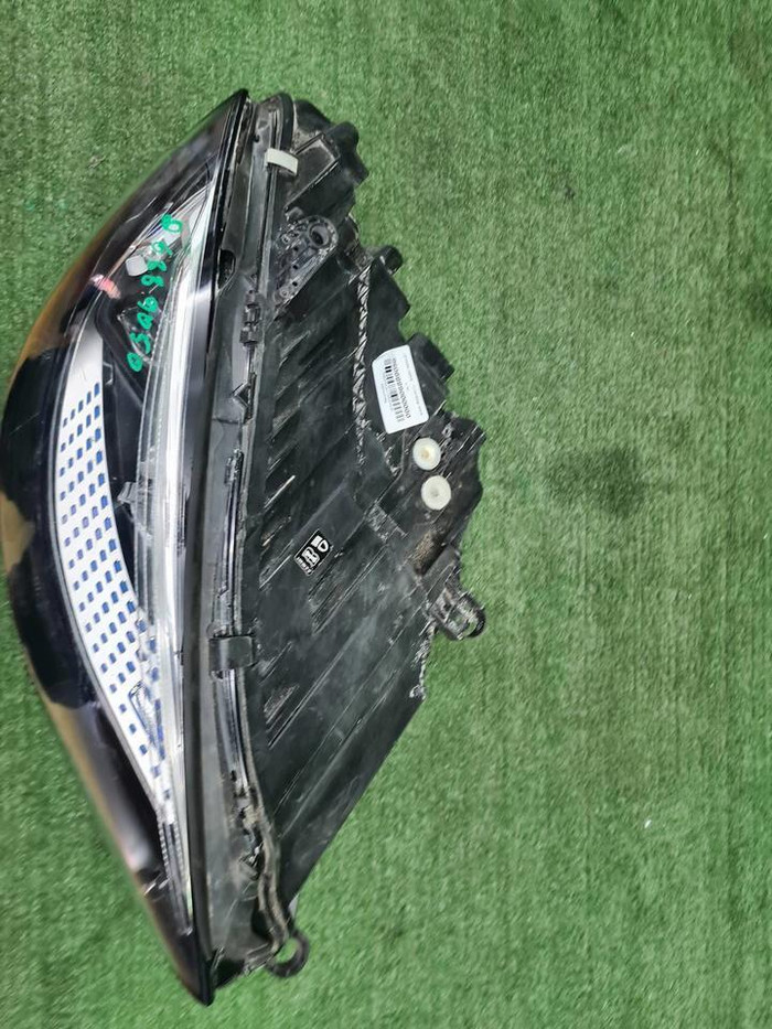 Фара правая Mercedes S W223 (20-нв) Digital Light