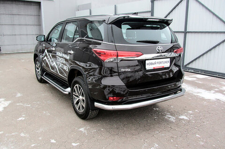 Защита заднего бампера (нержавейка) Toyota Fortuner (2015-2023) d76 длинная (черный)