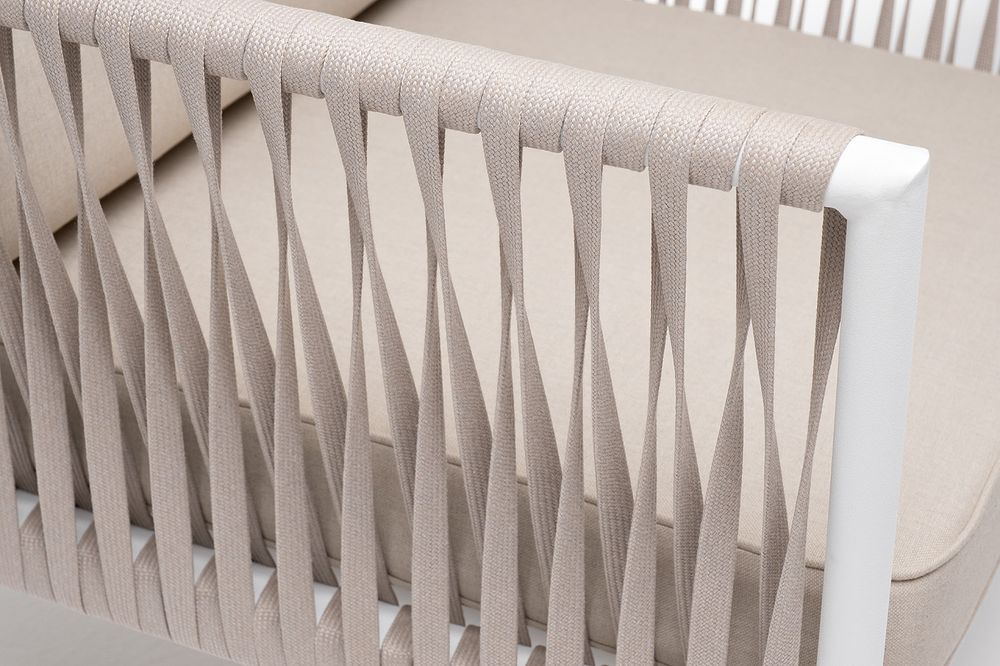 "Касабланка" кресло плетеное из роупа, каркас алюминий белый муар, роуп бежевый 20мм, ткань бежевая 052