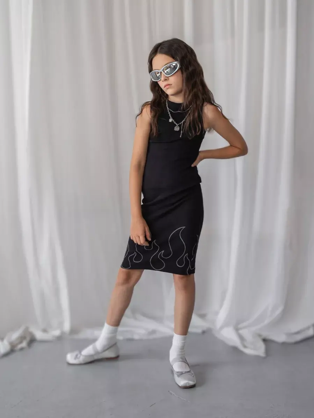 Летнее черное платье в сад для девочки