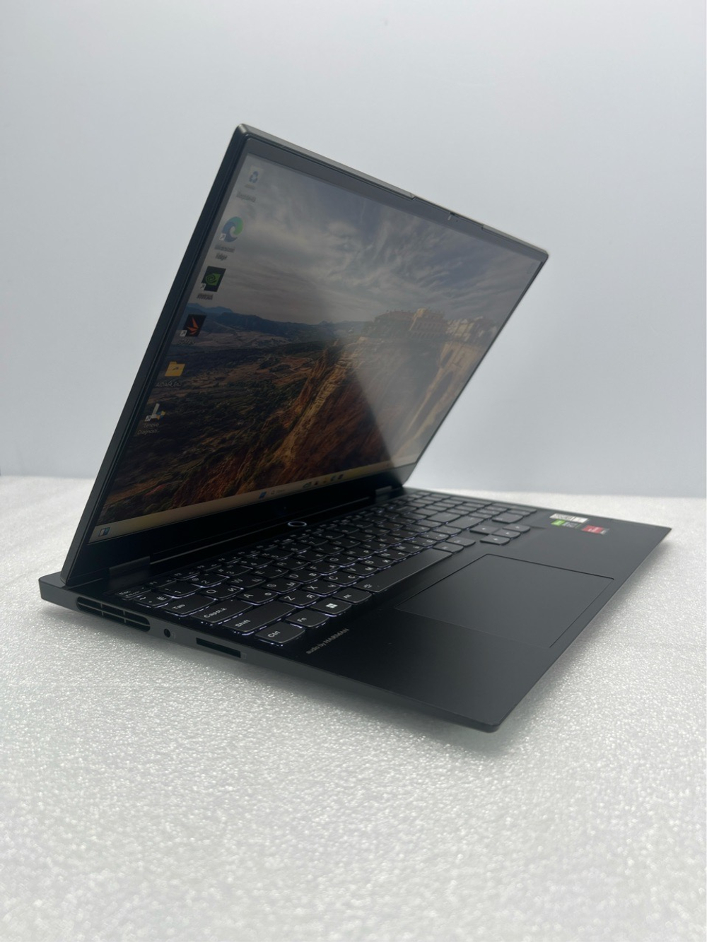 Ноутбук Lenovo Legion S7 15ACH6 (82K8001BRK) 15.6"/AMD Ryzen 7 5800H/RAM 16GB/SSD 1024GB/Nvidia RTX 3060 6GB/1920*1080/IPS 165Hz/DOS/Подсветка кл-ры: LED/Чёрный. Состояние: Уценка/царапины на матрице/B1