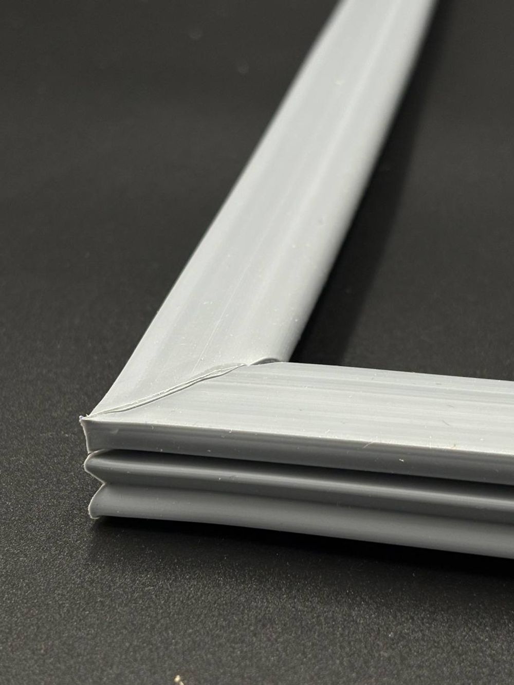 Уплотнитель двери аппарата шоковой заморозки Sagi 860*710 по краю мм (006) серый