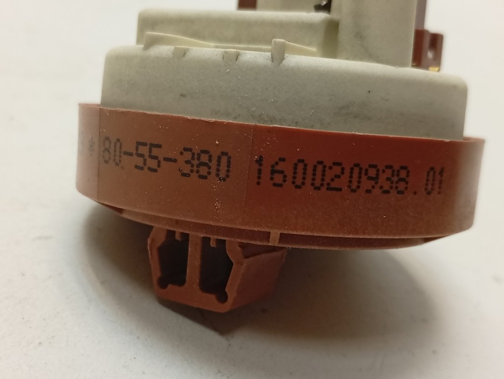 ARXL100 кт69 Датчик уровня воды для стиральной машины Hotpoint-Ariston 160020938 б/у