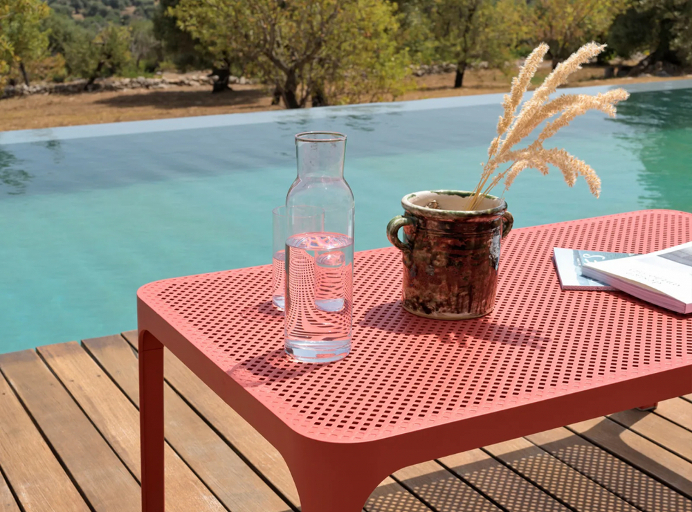 Столик пластиковый журнальный Net Table 100