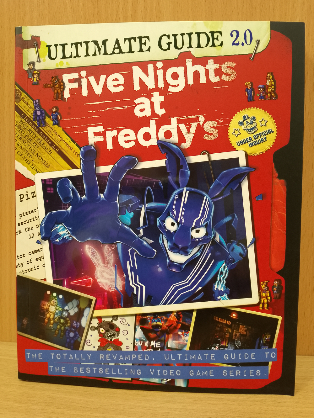 Five Nights at Freddy's Ultimate Guide 2.0 (Scott Cawthon)
