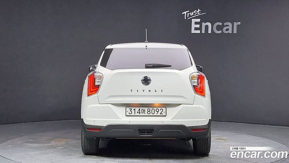 KG Mobility (Ssangyong) Very New Tivoli Бензин 1.5 2WD (12.2019)