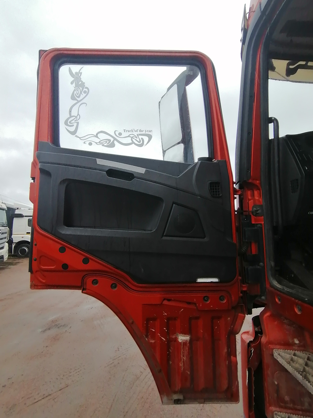 Shacman (Shaanxi) SX* 6x4 Седельный тягач SX42584V324 (Дизельный, 11,6 л, 423 л.с., АТ)